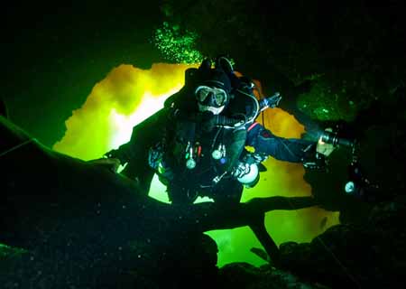 Dayo Scuba Cave Diving in North Florida USA